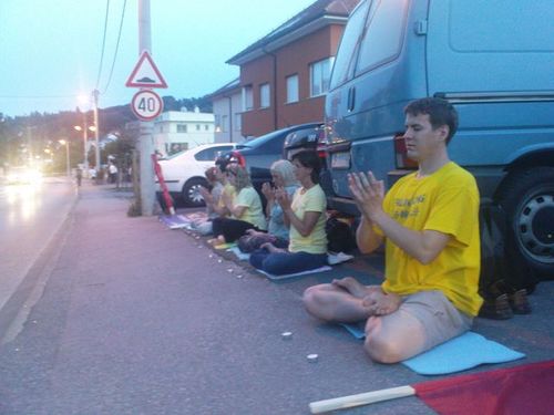 Mirni apel pred kineskom ambasadom u Zagrebu