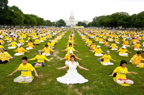 Fotografsko-multimedijalna izložba „Miroljubivo putovanje Falun Dafa“